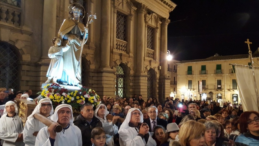 Raddusa, duecento fedeli delle comunità cattoliche per la conclusione dei festeggiamenti relativi al bicentenario della costituzione della Diocesi Calatina